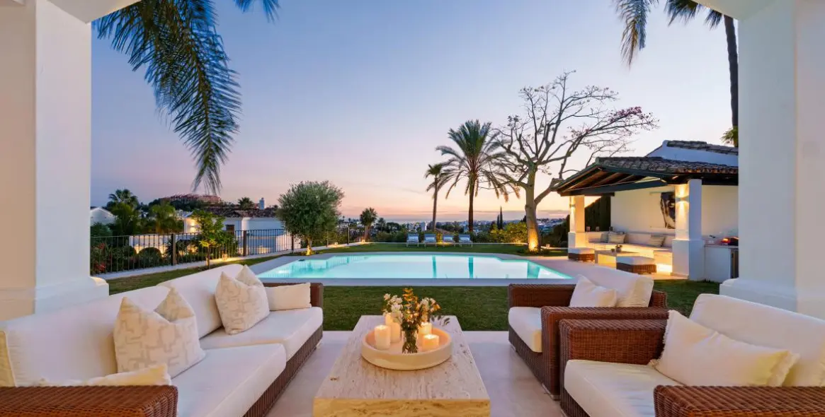 Venta de villa independiente en Nueva Andalucía 13