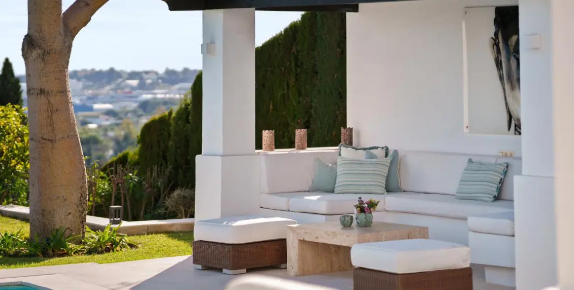 Venta de villa independiente en Nueva Andalucía 15