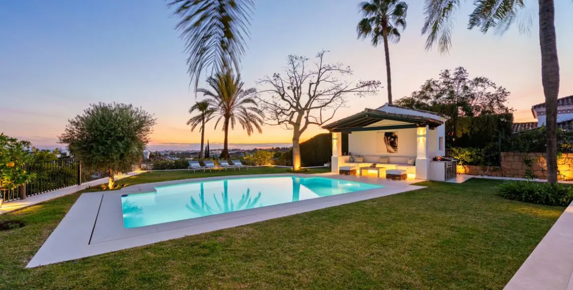 Venta de villa independiente en Nueva Andalucía 21