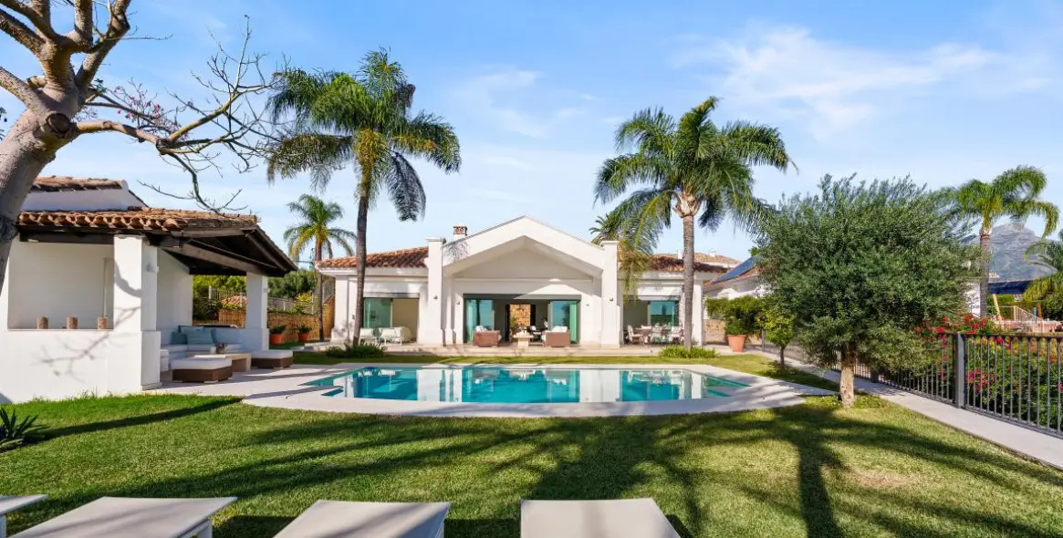 Venta de villa independiente en Nueva Andalucía 22