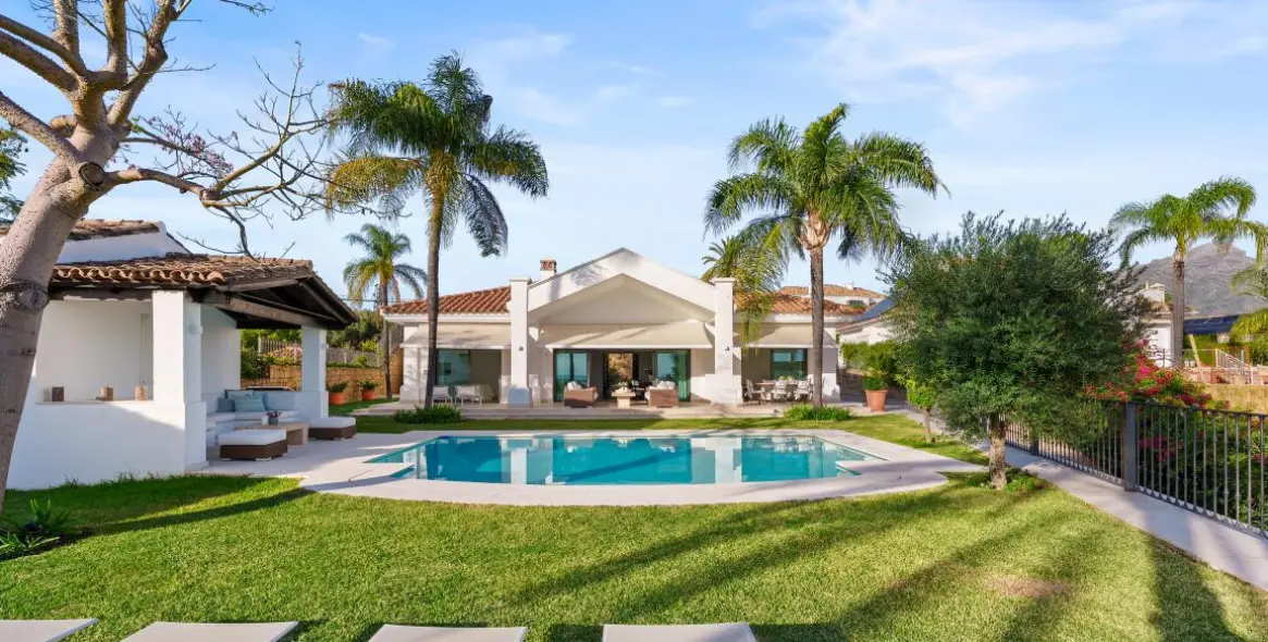 Venta de villa independiente en Nueva Andalucía 23