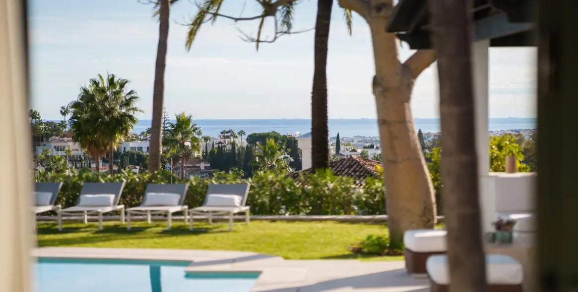 Venta de villa independiente en Nueva Andalucía 25