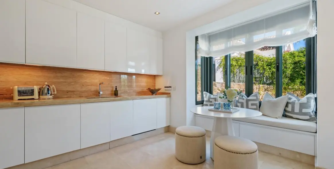 Venta de villa independiente en Nueva Andalucía 26