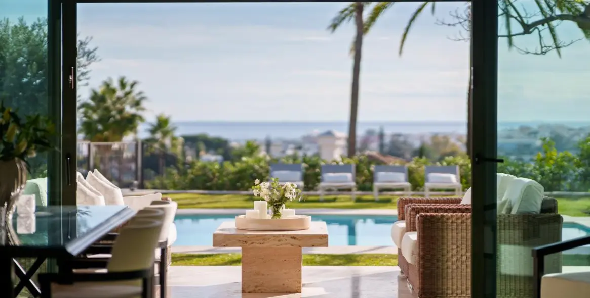 Venta de villa independiente en Nueva Andalucía 28