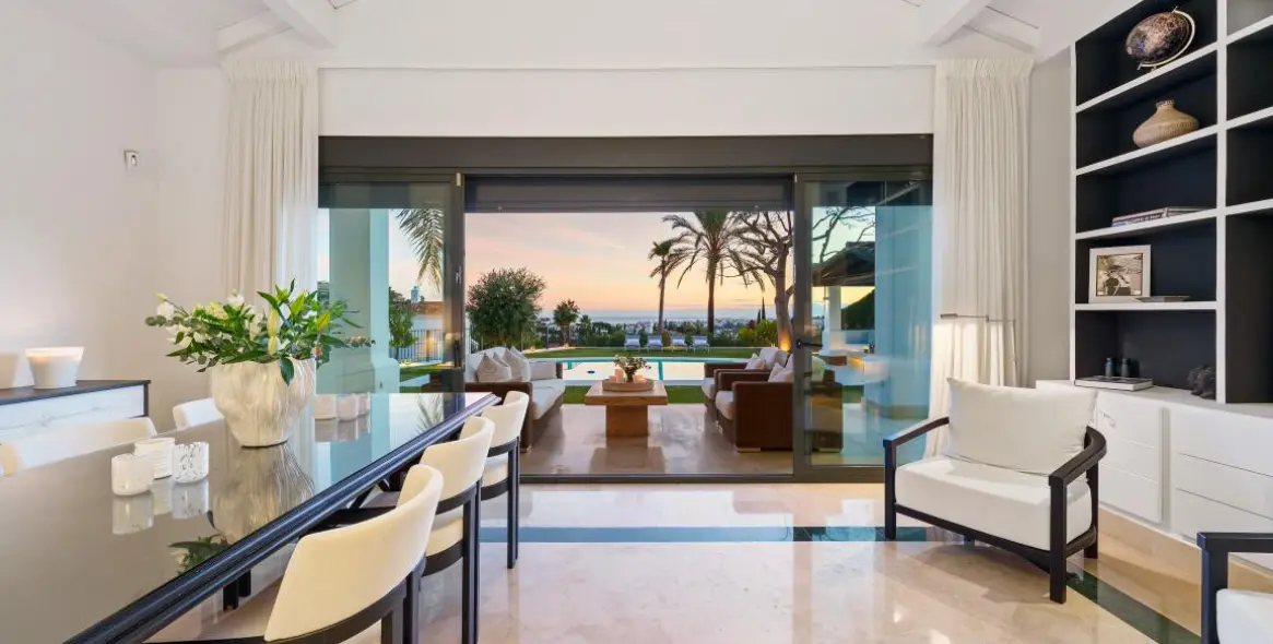 Venta de villa independiente en Nueva Andalucía 34