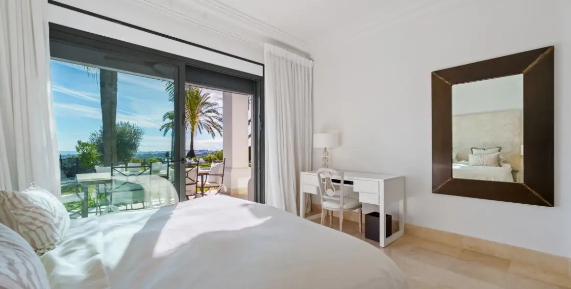 Venta de villa independiente en Nueva Andalucía 39