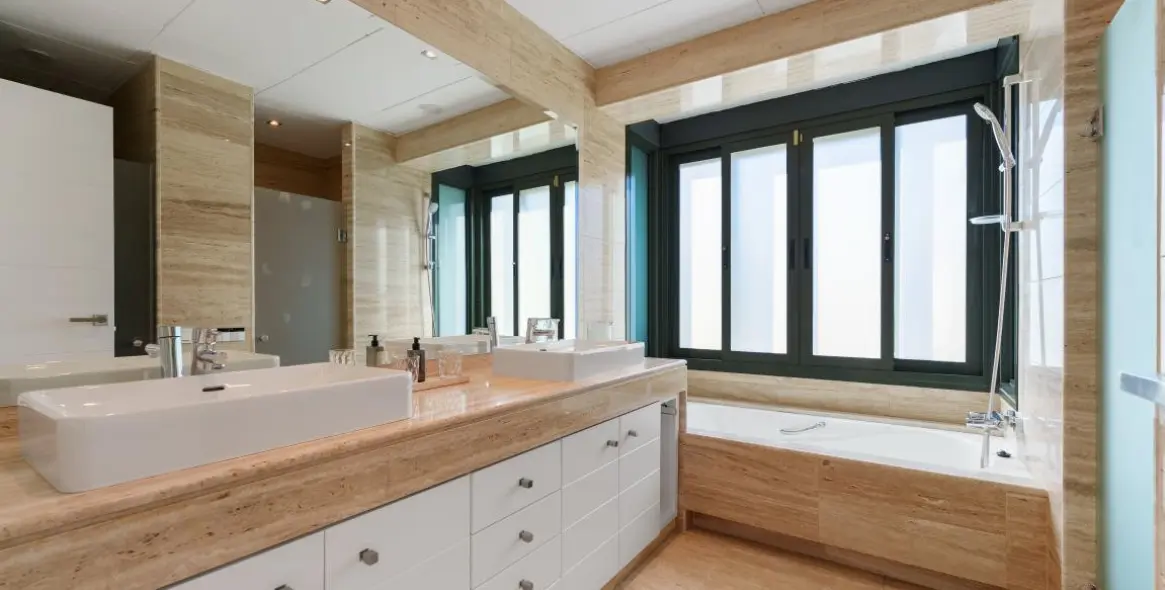 Venta de villa independiente en Nueva Andalucía 43