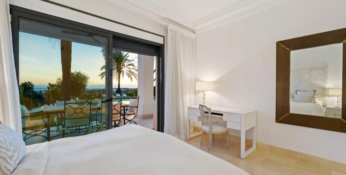 Venta de villa independiente en Nueva Andalucía 48