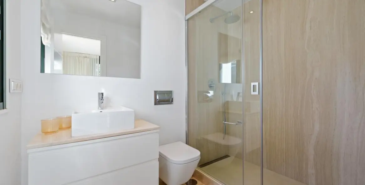 Venta de villa independiente en Nueva Andalucía 51