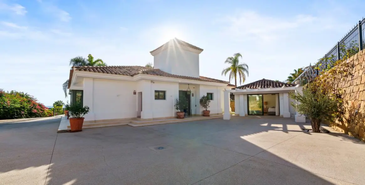 Venta de villa independiente en Nueva Andalucía 54