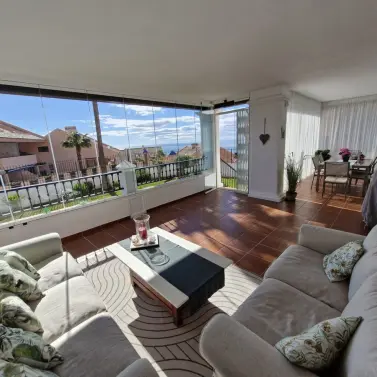 Продажа апартаментов на первом этаже в Calahonda