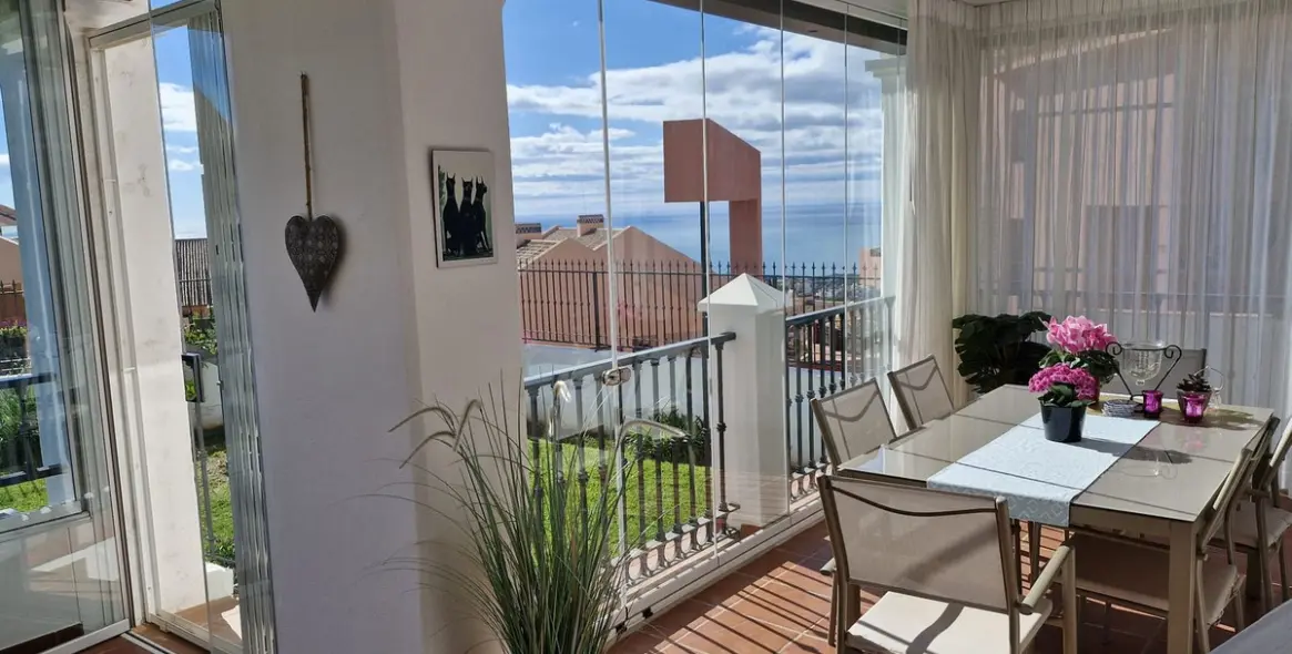 Продажа апартаментов на первом этаже в Calahonda 6