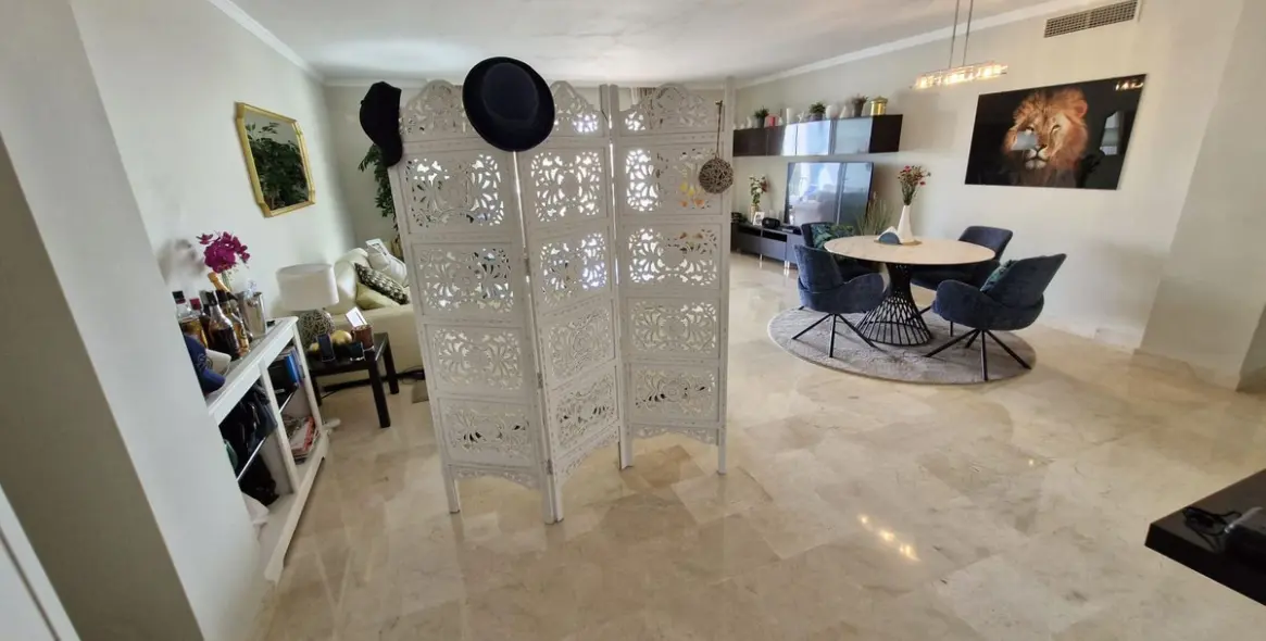 Продажа апартаментов на первом этаже в Calahonda 11