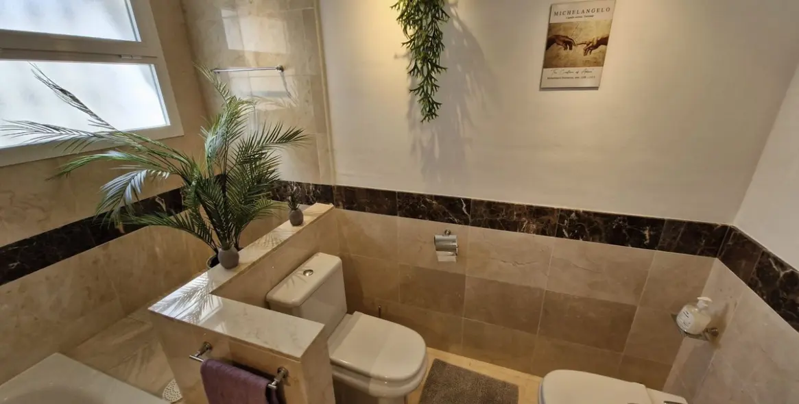 Продажа апартаментов на первом этаже в Calahonda 12