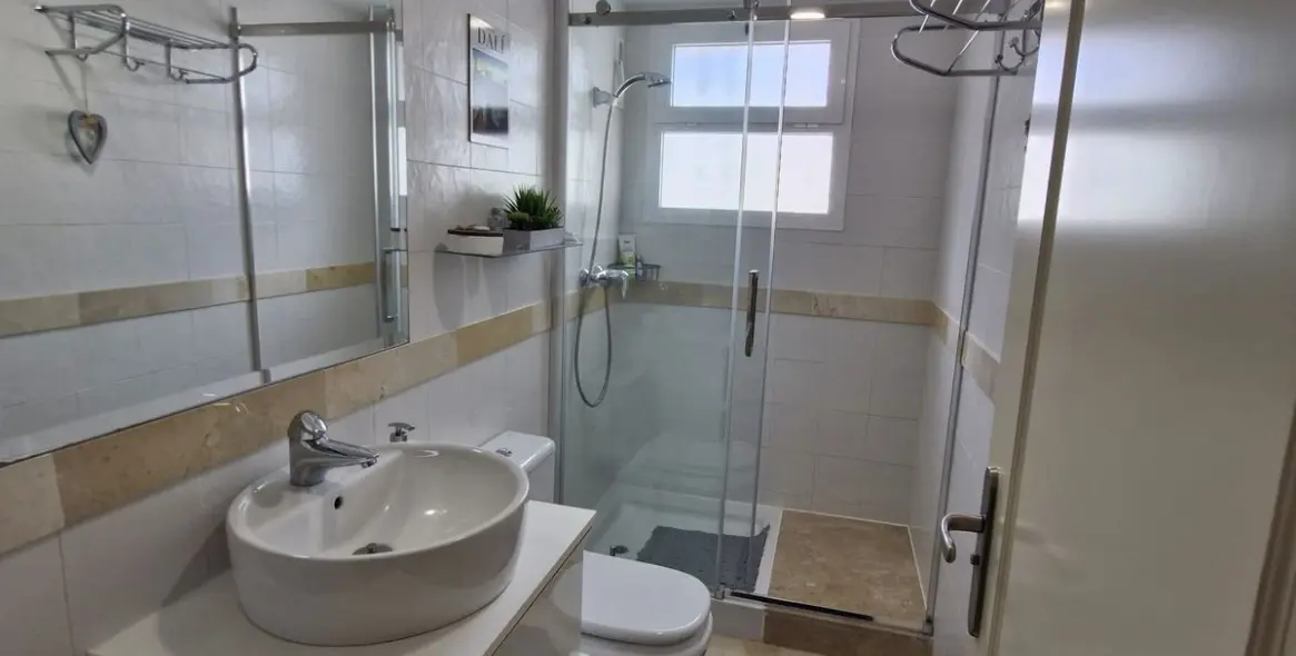 Продажа апартаментов на первом этаже в Calahonda 16