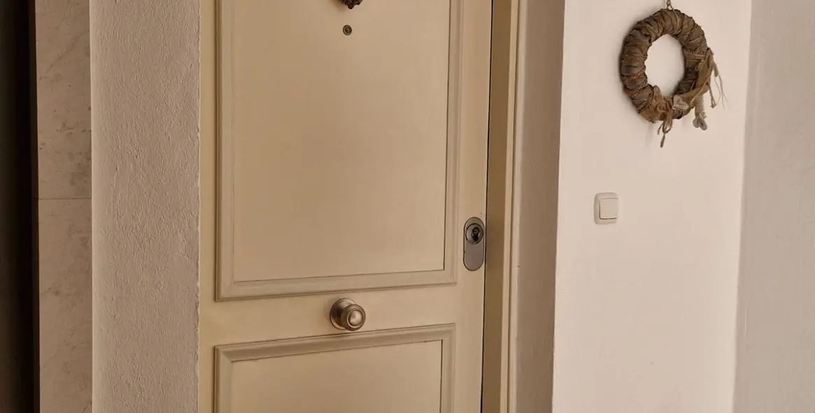 Продажа апартаментов на первом этаже в Calahonda 26