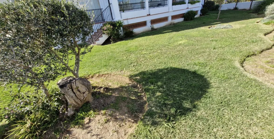 Продажа апартаментов на первом этаже в Calahonda 30