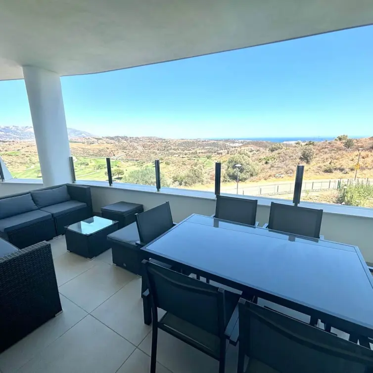 Sale of middle floor apartment in La Cala de Mijas