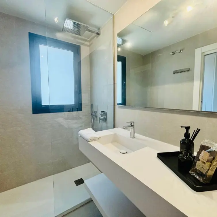 Sale of middle floor apartment in La Cala de Mijas
