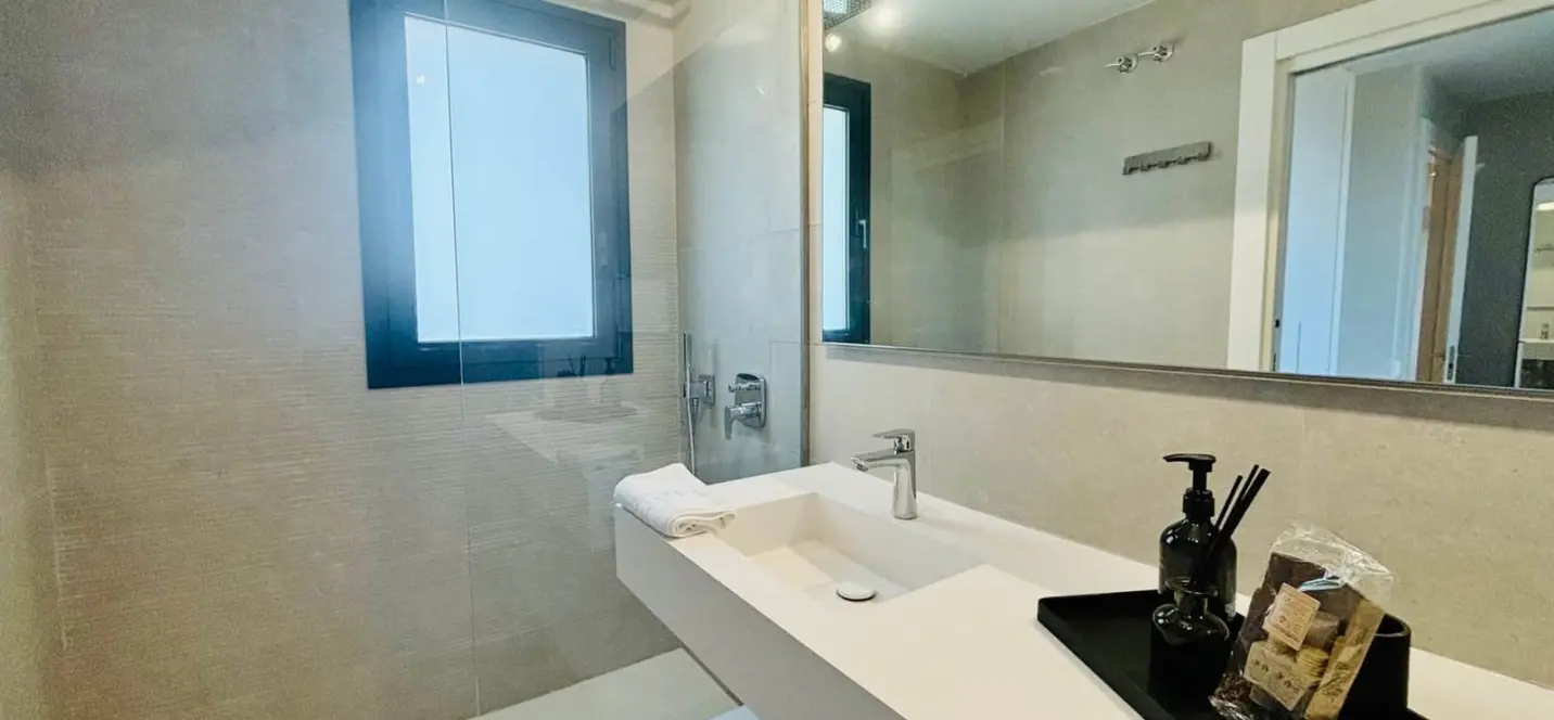 Sale of middle floor apartment in La Cala de Mijas 1