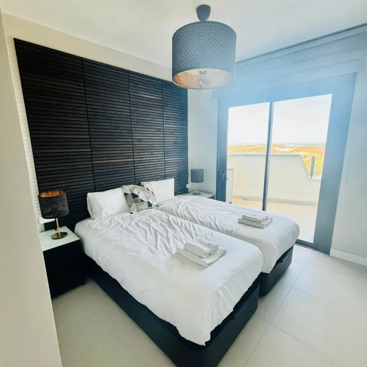 Sale of middle floor apartment in La Cala de Mijas