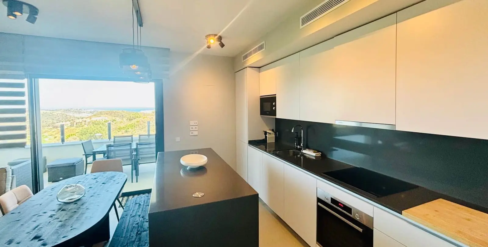 Sale of middle floor apartment in La Cala de Mijas 16