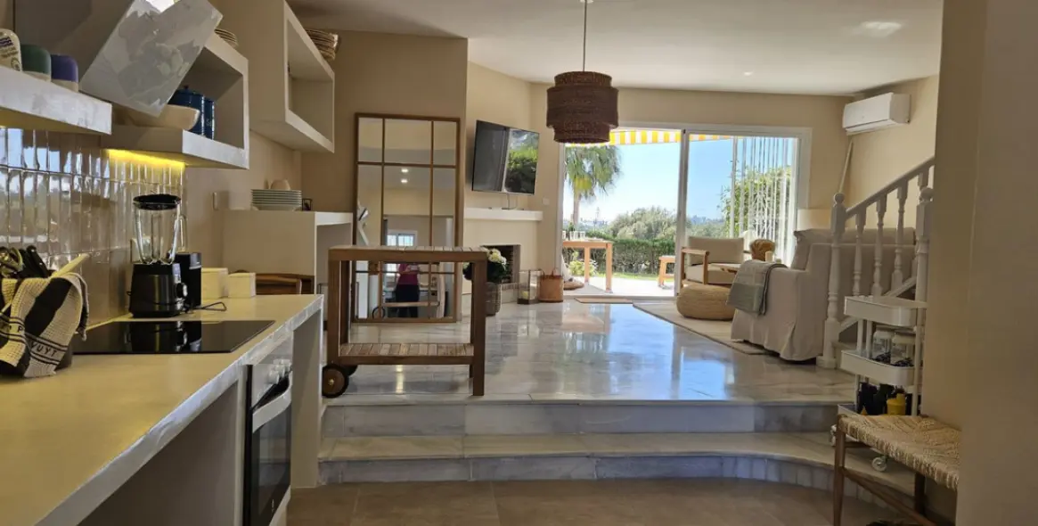 Продажа таунхауса в Calahonda 9