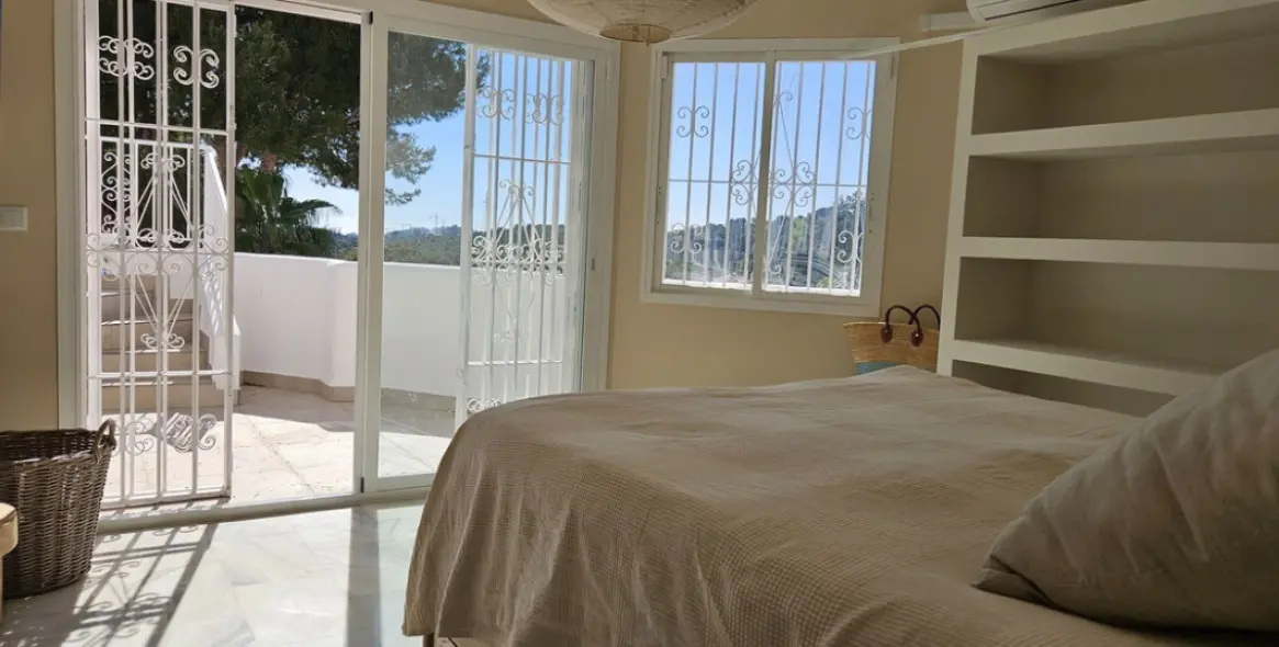 Продажа таунхауса в Calahonda 22