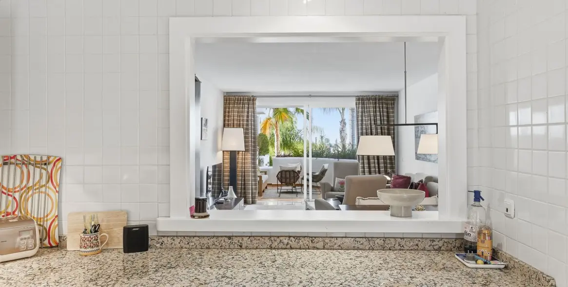 Продажа апартаментов на первом этаже в Nueva Andalucía 1