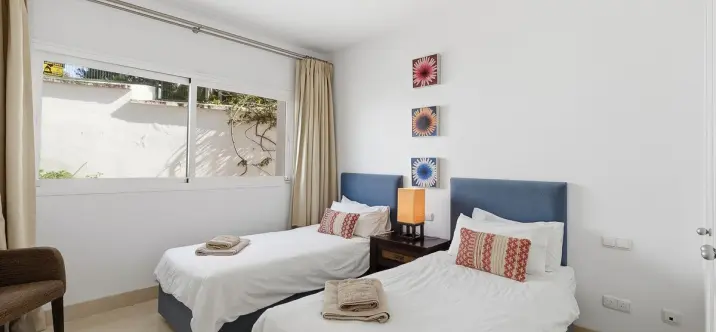 Продажа апартаментов на первом этаже в Nueva Andalucía 1