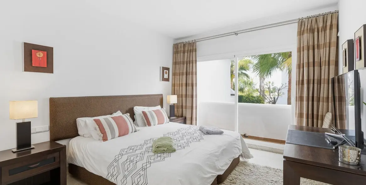 Продажа апартаментов на первом этаже в Nueva Andalucía 4