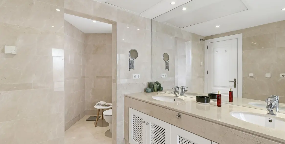 Продажа апартаментов на первом этаже в Nueva Andalucía 9