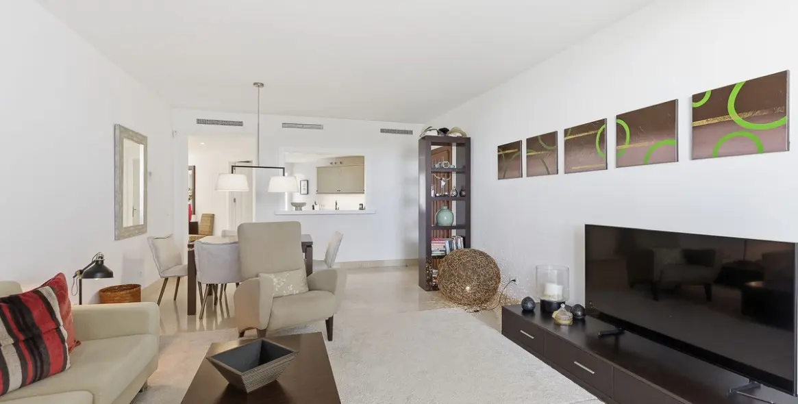 Продажа апартаментов на первом этаже в Nueva Andalucía 11