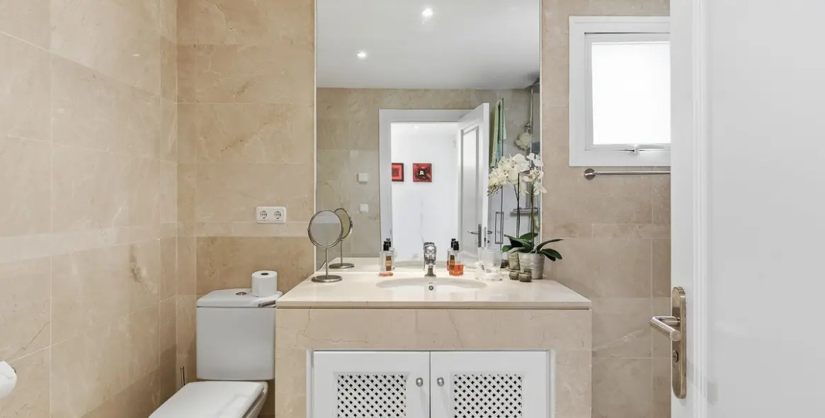 Продажа апартаментов на первом этаже в Nueva Andalucía 13