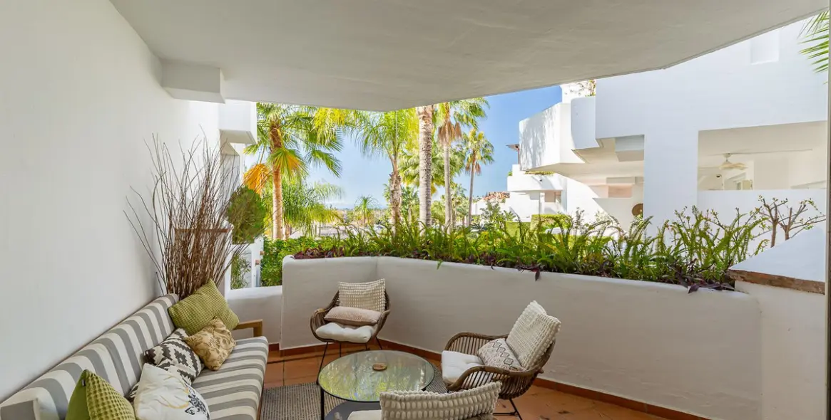 Продажа апартаментов на первом этаже в Nueva Andalucía 14