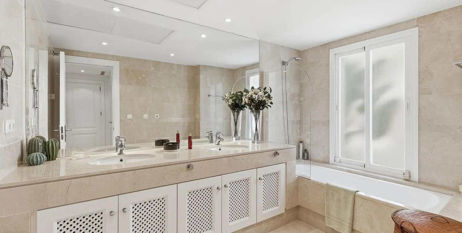 Venta de apartamento en planta baja en Nueva Andalucía 3