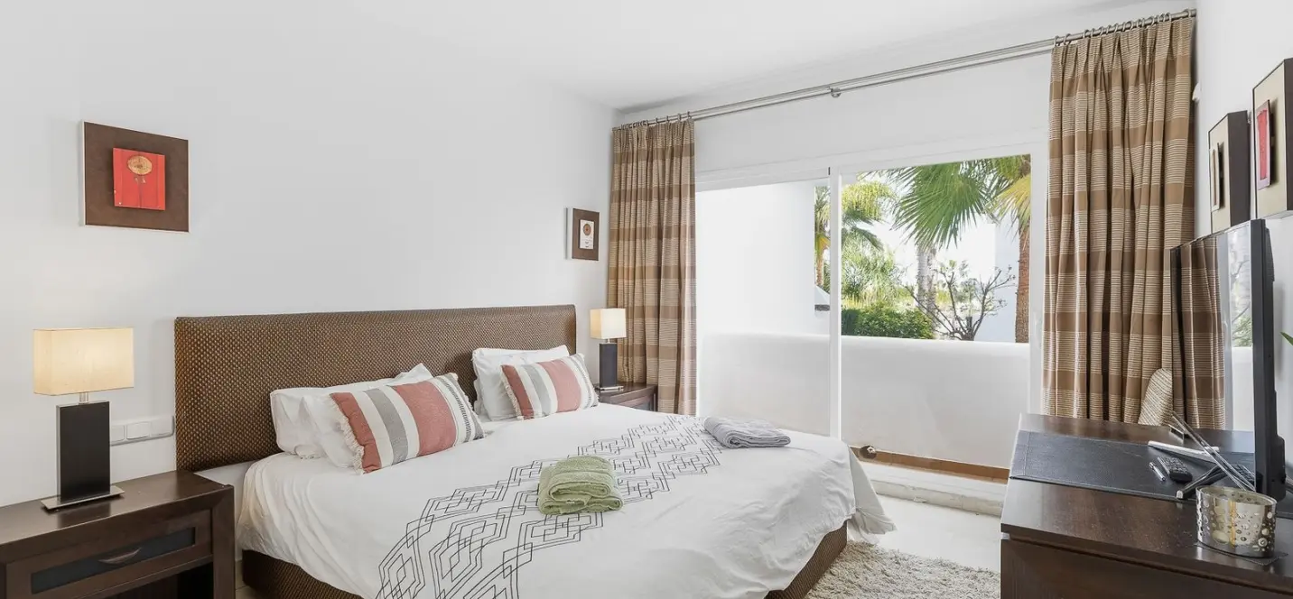 Venta de apartamento en planta baja en Nueva Andalucía 3