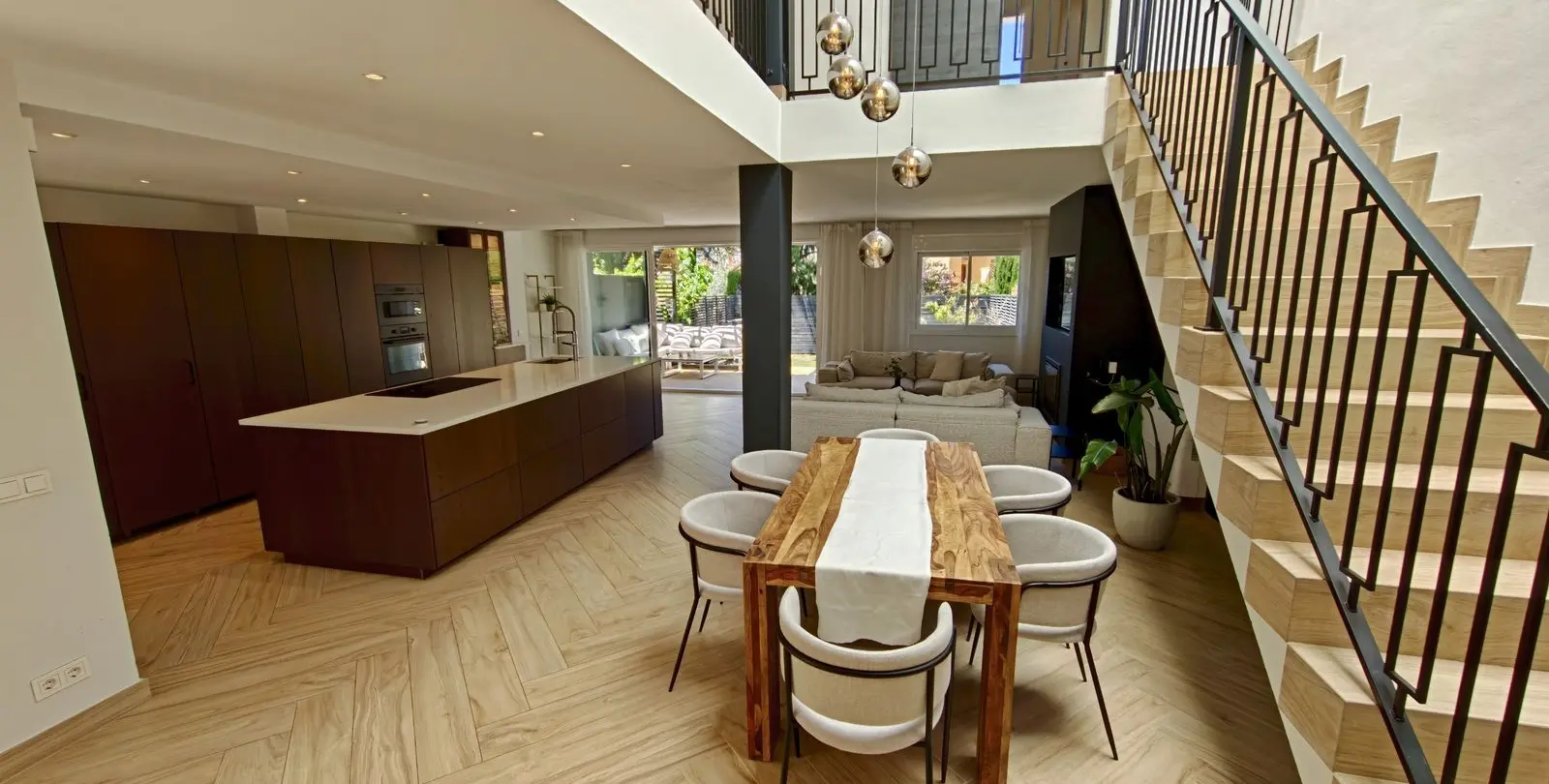 Sale of townhouse in Atalaya 2