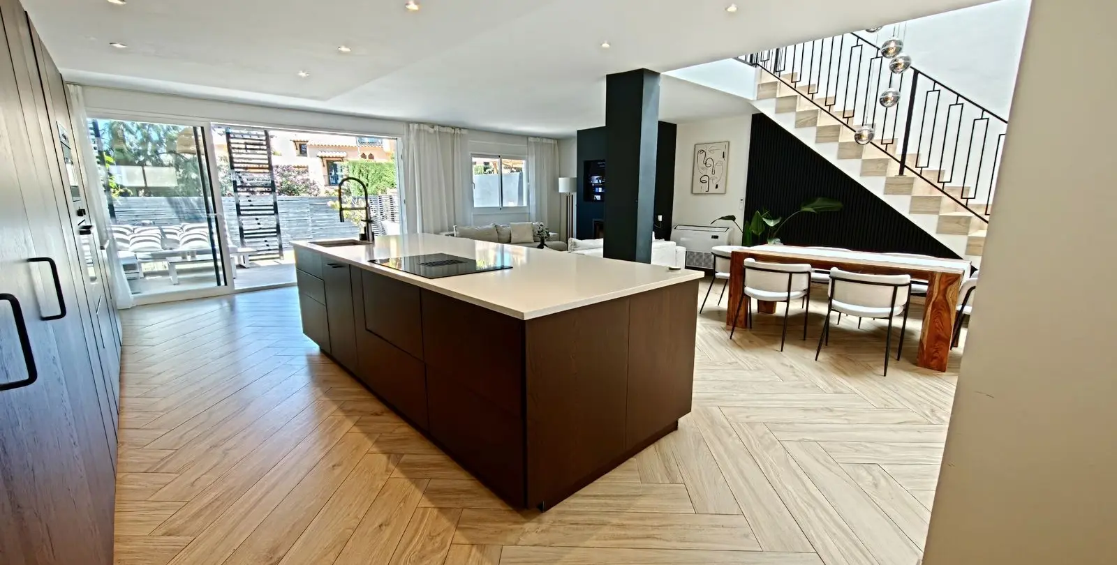 Sale of townhouse in Atalaya 4