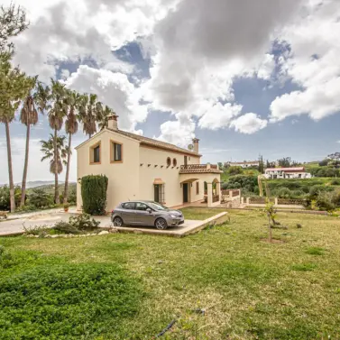 Продажа  отдельно стоящей виллы в La Cala de Mijas