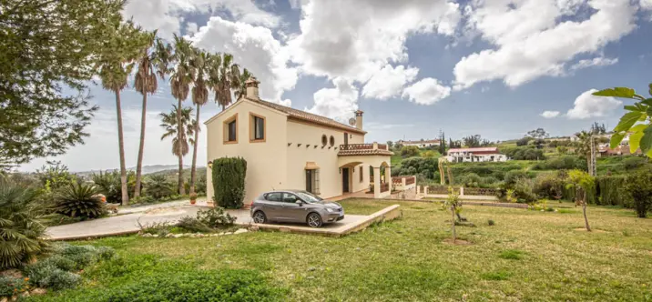 Продажа  отдельно стоящей виллы в La Cala de Mijas 0