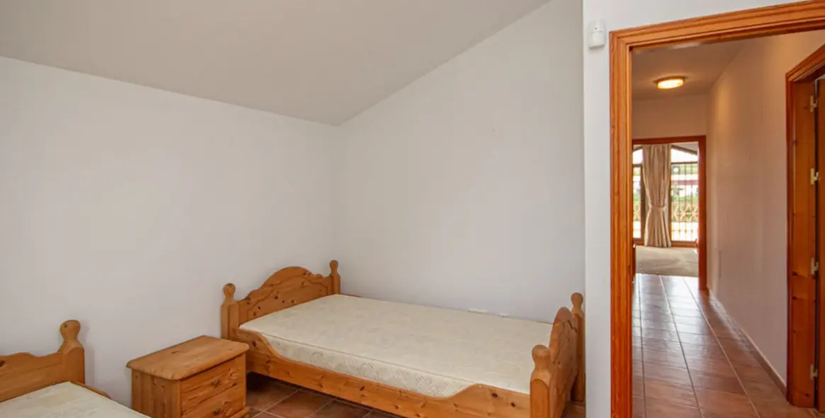 Продажа  отдельно стоящей виллы в La Cala de Mijas 12