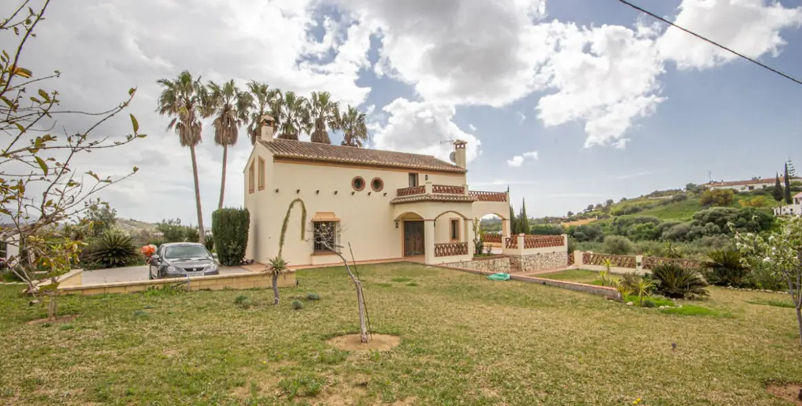 Продажа  отдельно стоящей виллы в La Cala de Mijas 14