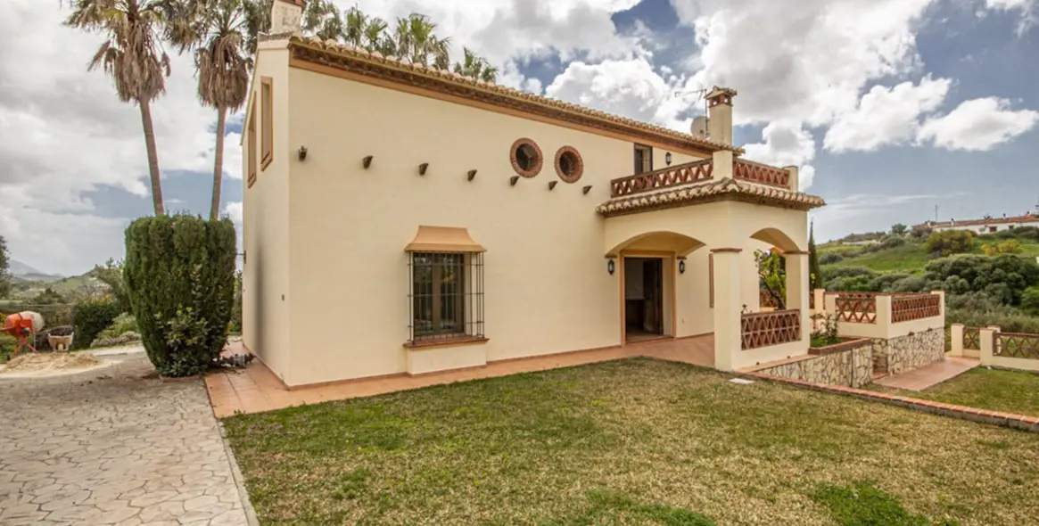 Продажа  отдельно стоящей виллы в La Cala de Mijas 27