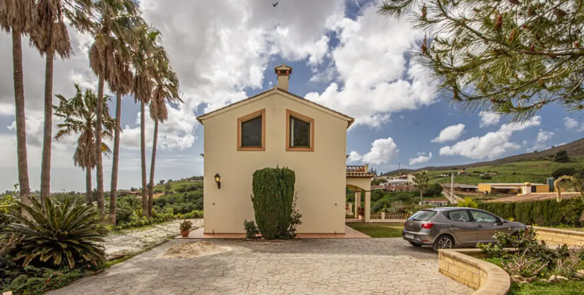 Продажа  отдельно стоящей виллы в La Cala de Mijas 28