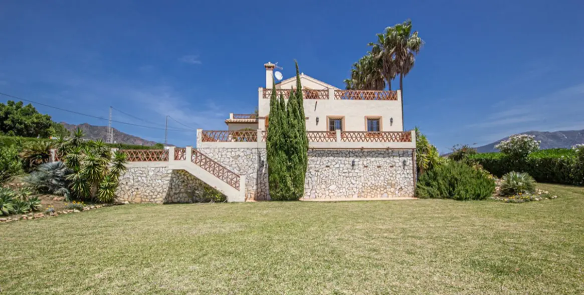 Sale of detached villa in La Cala de Mijas 30