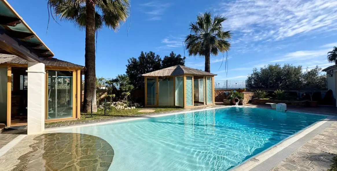 Продажа  отдельно стоящей виллы в Torreblanca 4