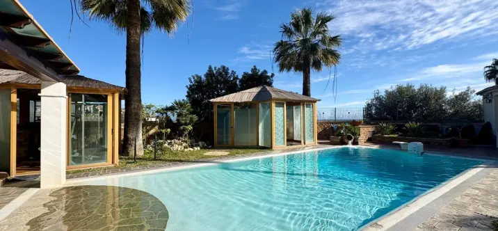 Продажа  отдельно стоящей виллы в Torreblanca 3