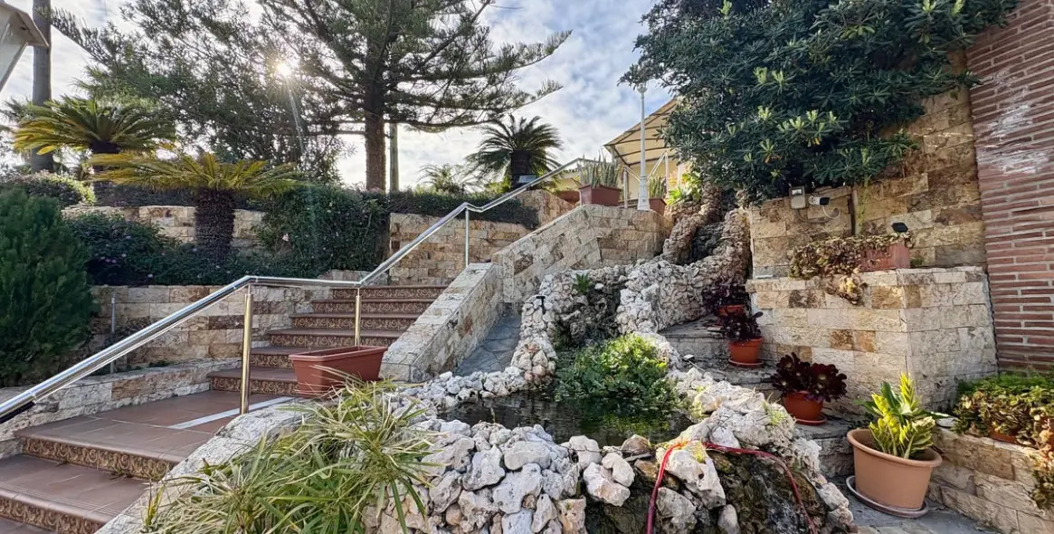 Продажа  отдельно стоящей виллы в Torreblanca 10