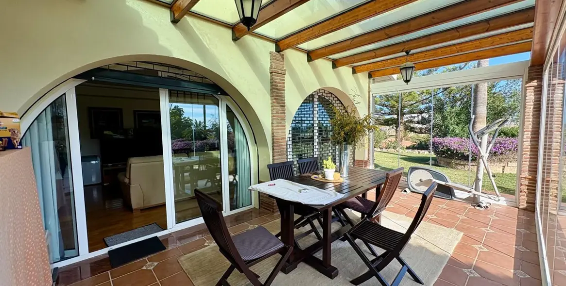 Продажа  отдельно стоящей виллы в Torreblanca 18